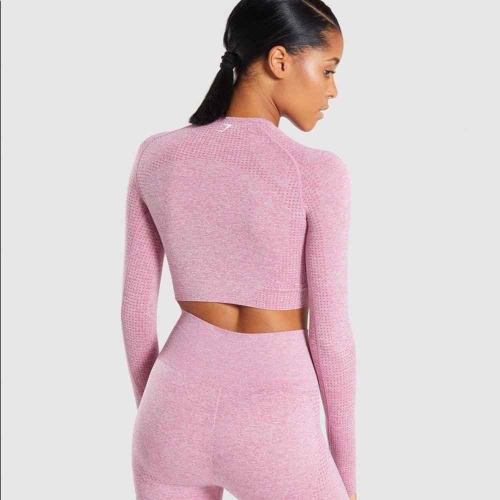 GYMSHARK VITAL SEAMLESS LONG SLEEVE CROP TOP - Picture 2 of 4